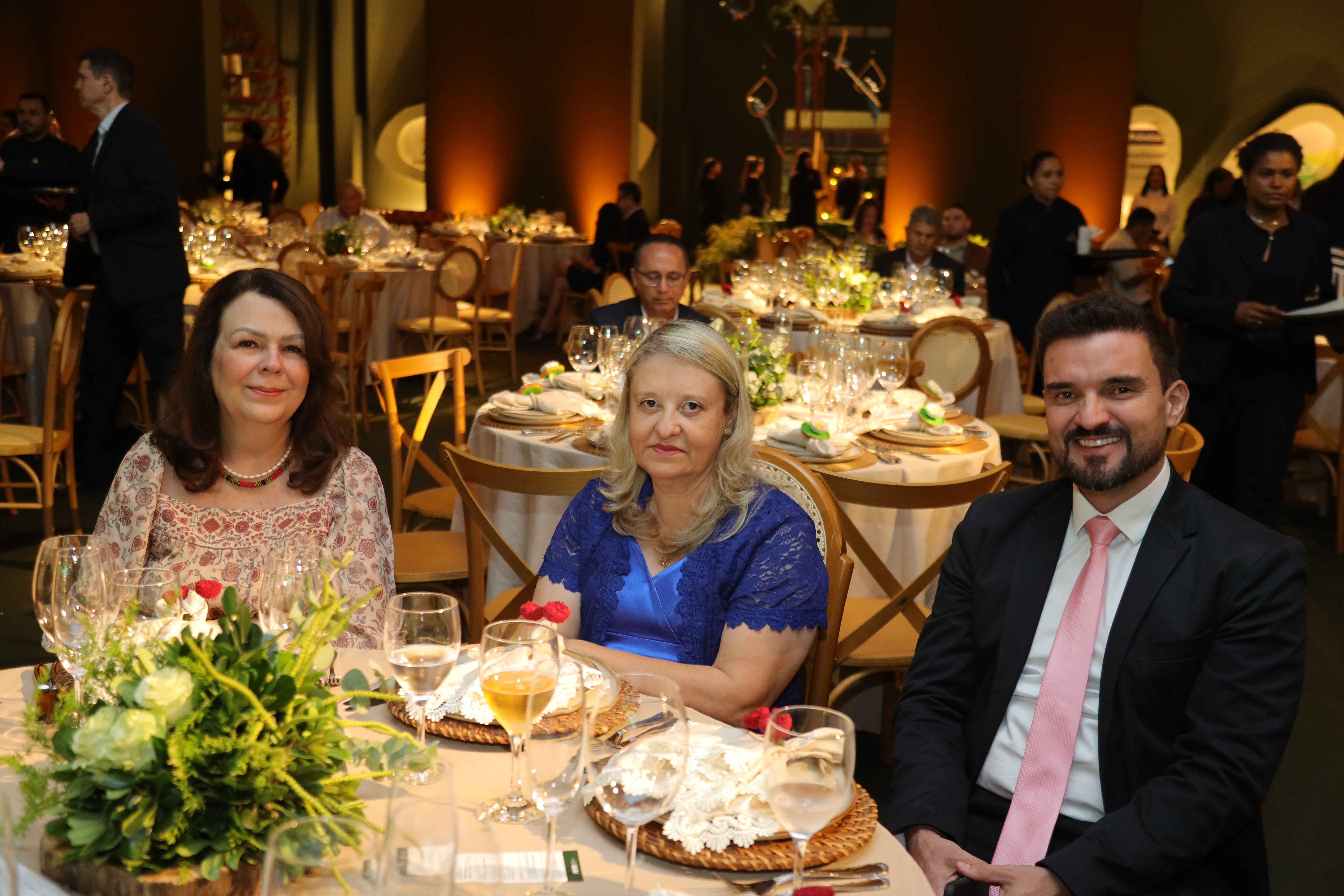 Lília e Equipe Benchimol